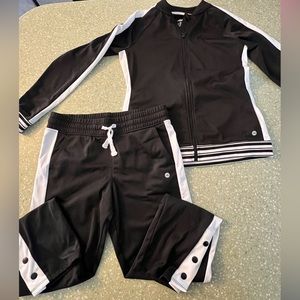 Child’s warm up/track suit, matching top and bottom 10/12